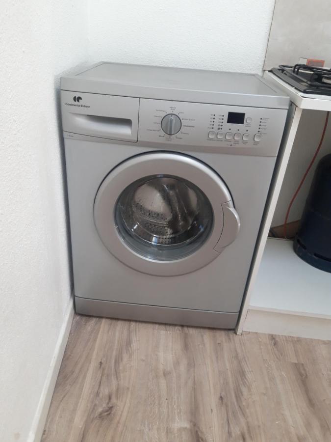 Appartement F1 Meuble 3 Personnes Aubenas Luaran gambar