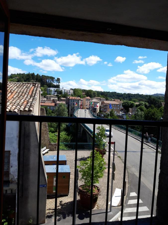 Appartement F1 Meuble 3 Personnes Aubenas Luaran gambar