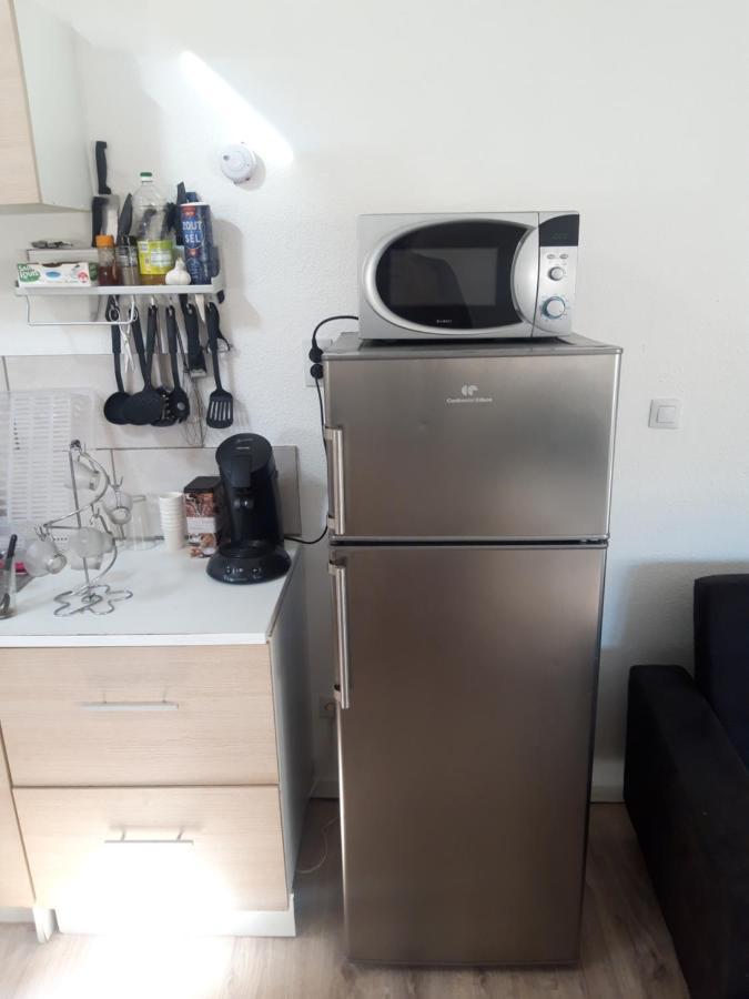 Appartement F1 Meuble 3 Personnes Aubenas Luaran gambar